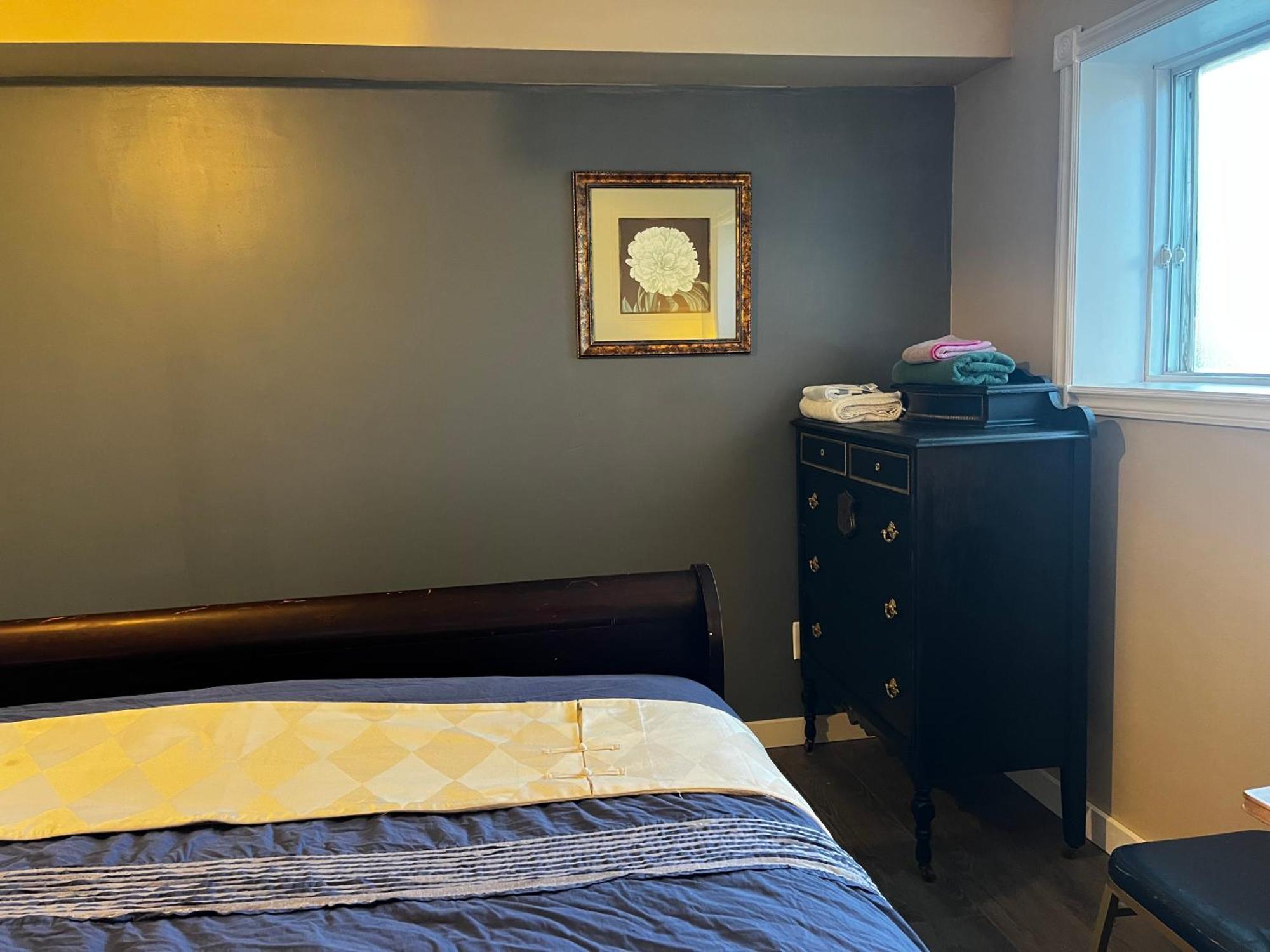 Beautiful Room Close Airport! YYC Exteriör bild