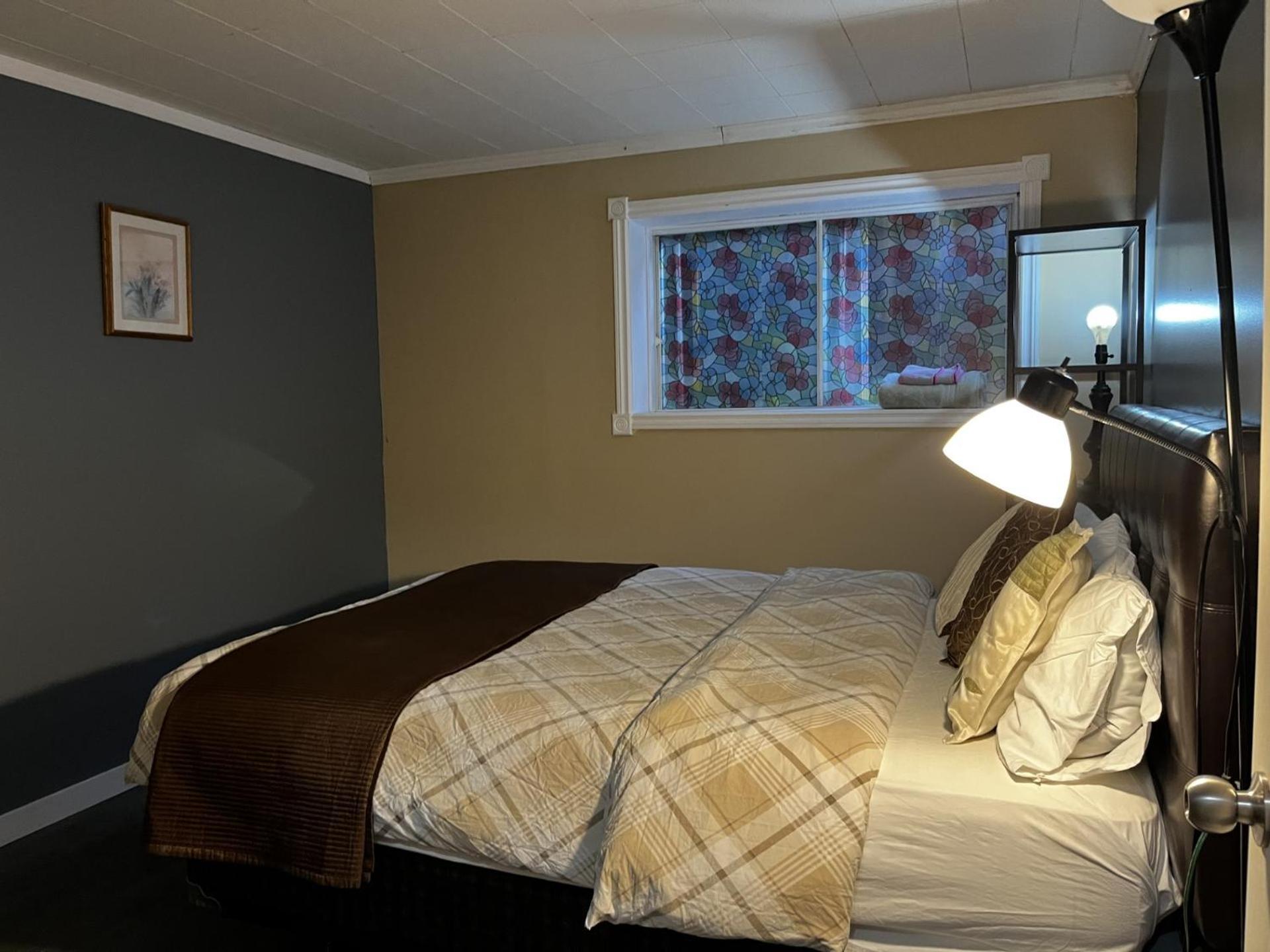 Beautiful Room Close Airport! YYC Exteriör bild