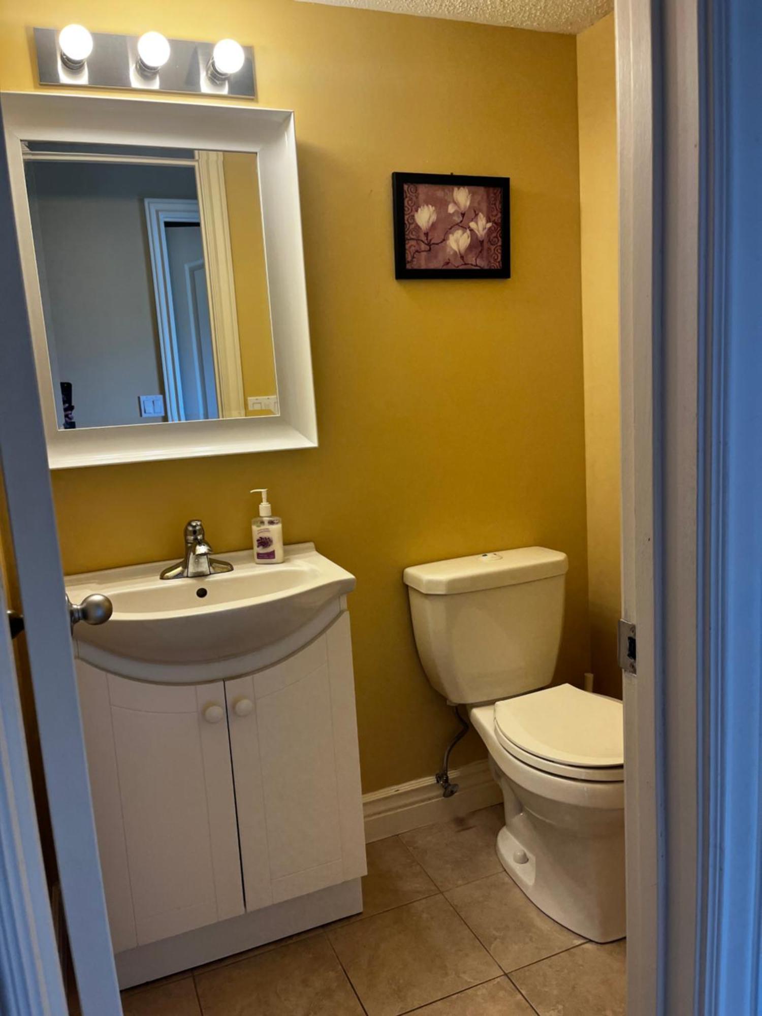 Beautiful Room Close Airport! YYC Exteriör bild