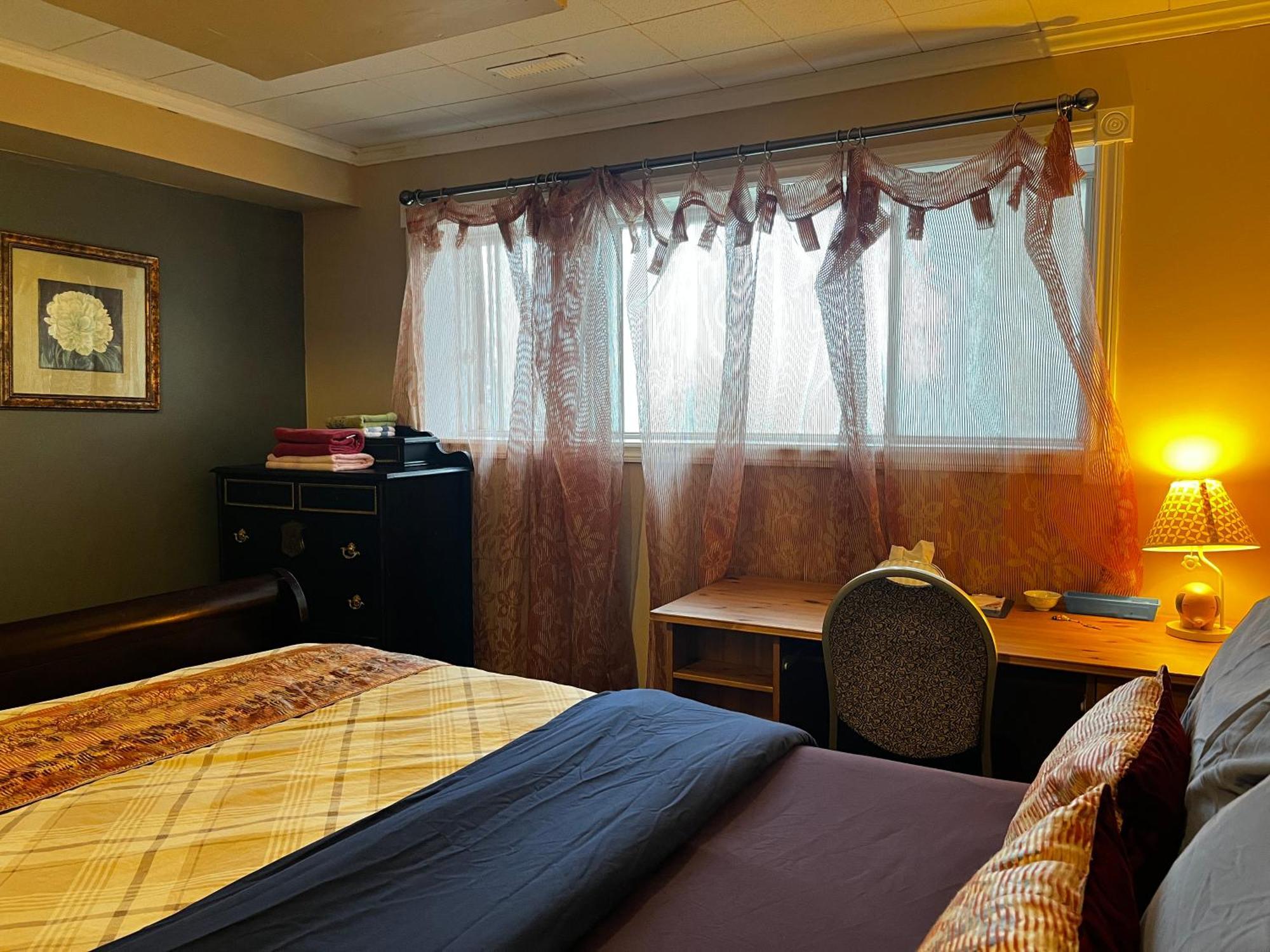 Beautiful Room Close Airport! YYC Exteriör bild
