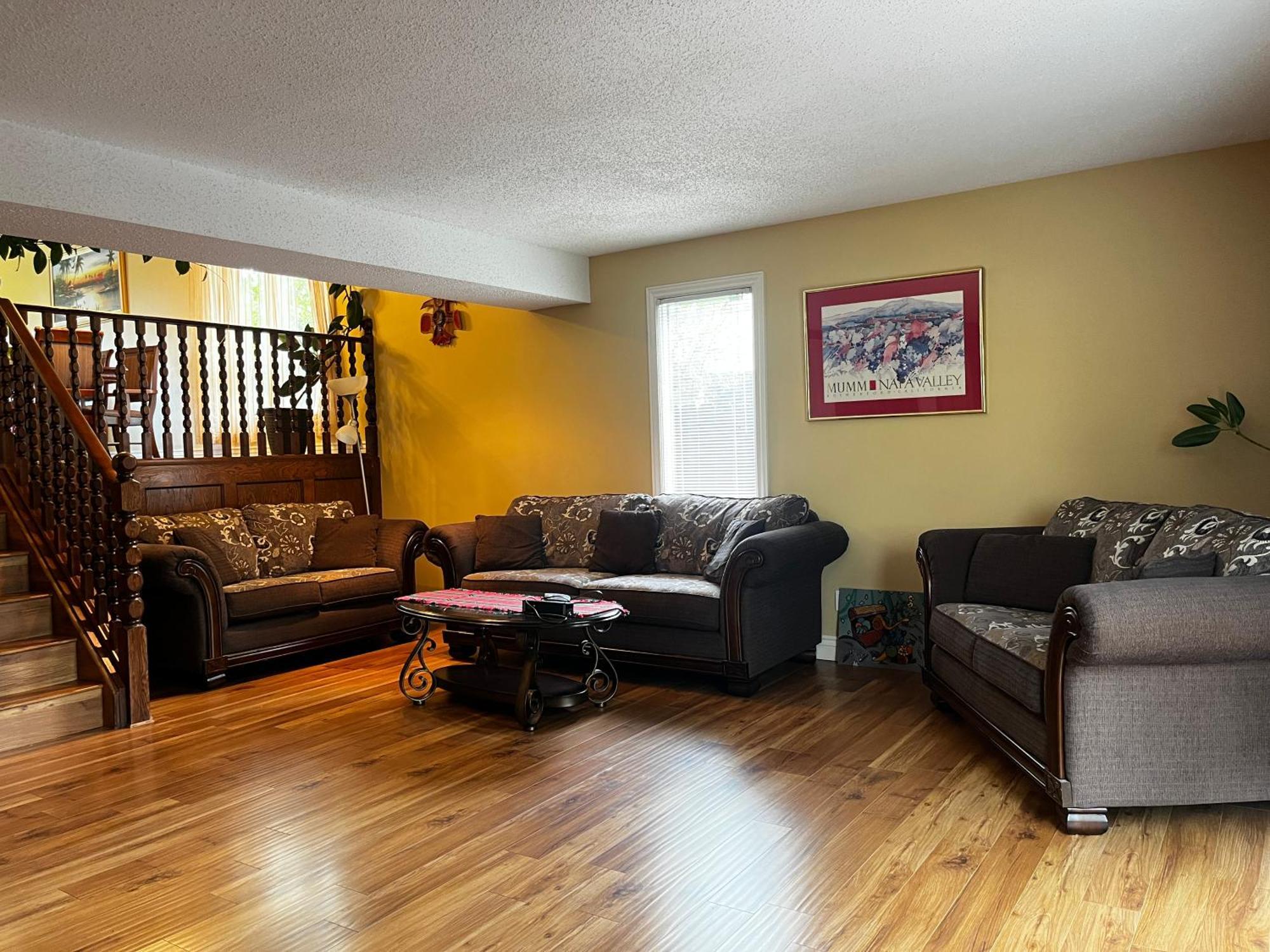 Beautiful Room Close Airport! YYC Exteriör bild